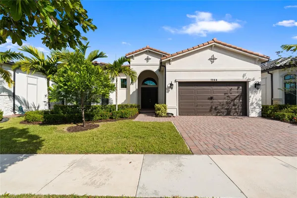 Property Slideshow image 2 of 53 | 7944 ironwood way, Parkland, FL, 33067