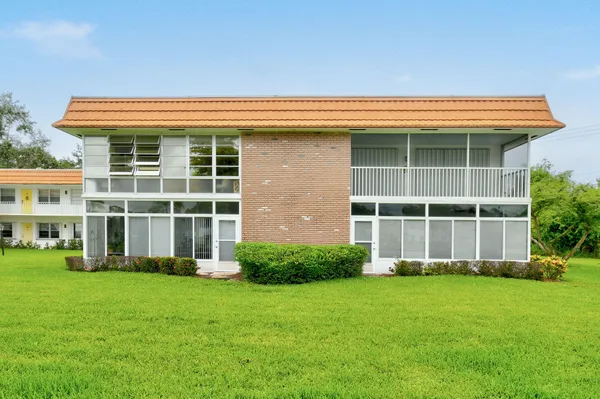 Property Slideshow image 3 of 35 | 1225 nw 21st st 3-314, Stuart, FL, 34994