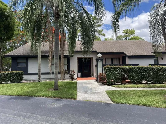 Property Slideshow image 2 of 5 | 325 pennington ct, Royal Palm Beach, FL, 33411