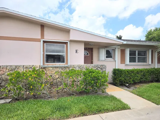 Property Slideshow image 2 of 13 | 2703 dudley dr e, West Palm Beach, FL, 33415