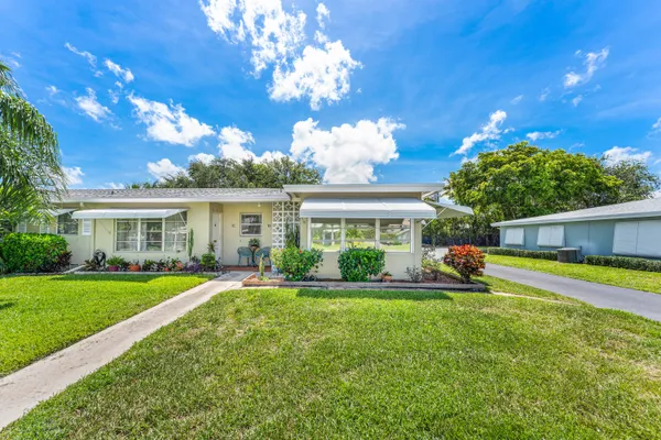 Property Slideshow image 2 of 34 | 112 high point blvd d, Delray Beach, FL, 33445