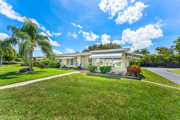 Property Slideshow image 3 of 34 | 112 high point blvd d, Delray Beach, FL, 33445
