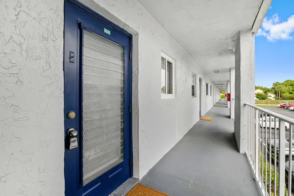 Property Slideshow image 2 of 29 | 2860 sw 22nd ave 4040, Delray Beach, FL, 33445