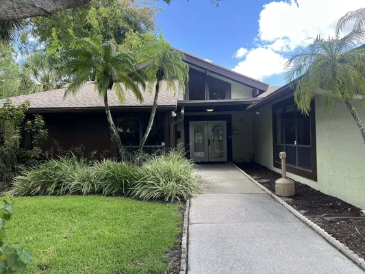 Property Slideshow image 3 of 5 | 325 pennington ct, Royal Palm Beach, FL, 33411