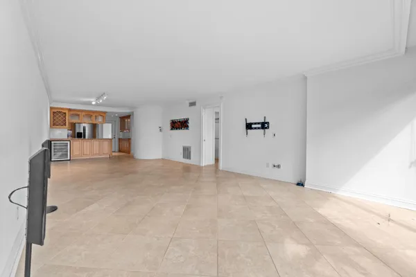 Property Slideshow image 2 of 37 | 2731 ne 14th st cswy 115, Pompano Beach, FL, 33062