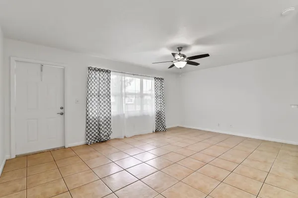 Property Slideshow image 2 of 21 | 149 coventry g, West Palm Beach, FL, 33417