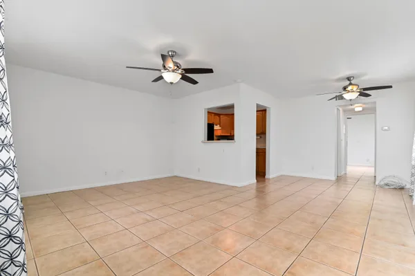 Property Slideshow image 3 of 21 | 149 coventry g, West Palm Beach, FL, 33417