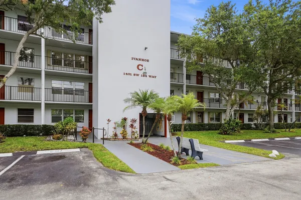 Property Slideshow image 3 of 25 | 1401 sw 134th way 410c, Pembroke Pines, FL, 33027