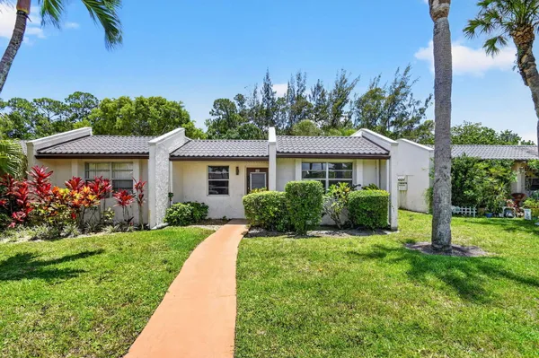Property Slideshow image 2 of 64 | 112 lake olive dr, Royal Palm Beach, FL, 33411