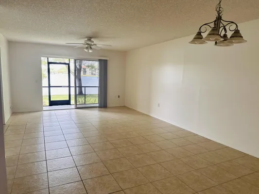 Property Slideshow image 2 of 25 | 1400 sw 137 ave 107f, Pembroke Pines, FL, 33027