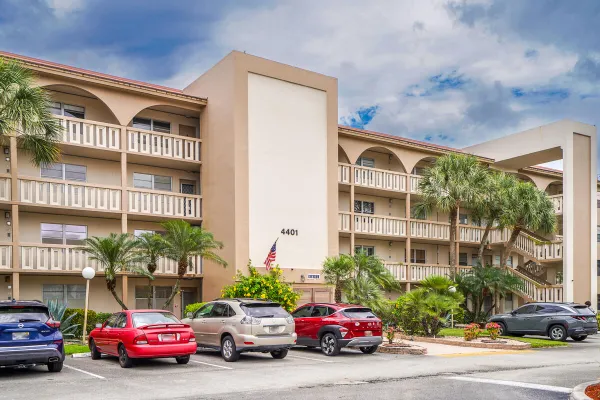 Property Slideshow image 2 of 65 | 4401 martinique ct d2, Coconut Creek, FL, 33066