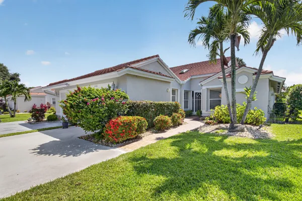 Property Slideshow image 3 of 74 | 5590 royal lake cir, Boynton Beach, FL, 33437