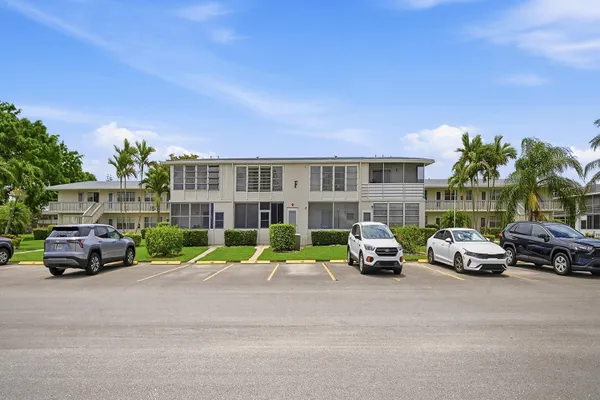 Property Slideshow image 2 of 25 | 132 cambridge f f, West Palm Beach, FL, 33417