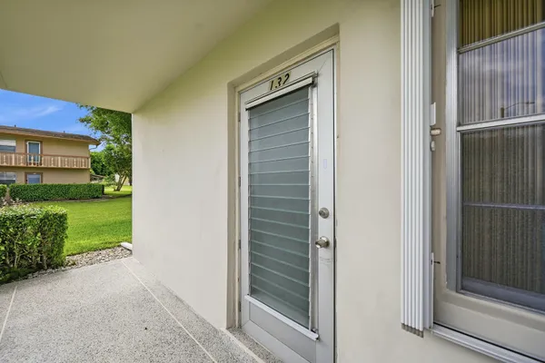 Property Slideshow image 3 of 25 | 132 cambridge f f, West Palm Beach, FL, 33417