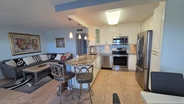 Property Slideshow image 2 of 15 | 4030 rexford b b, Boca Raton, FL, 33434