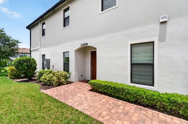 Property Slideshow image 2 of 50 | 21898 canadensis cir 101, Boca Raton, FL, 33428