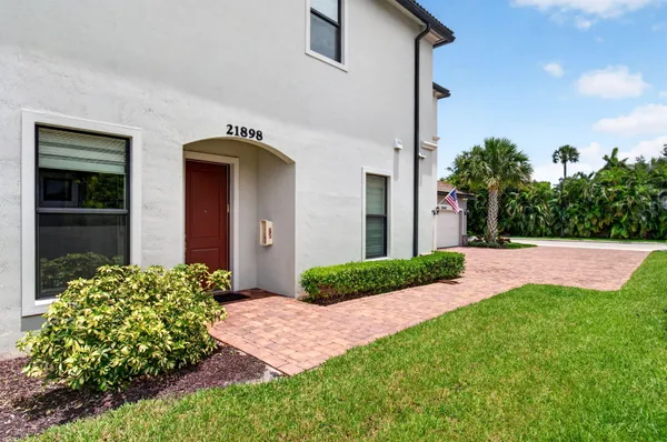 Property Slideshow image 3 of 50 | 21898 canadensis cir 101, Boca Raton, FL, 33428