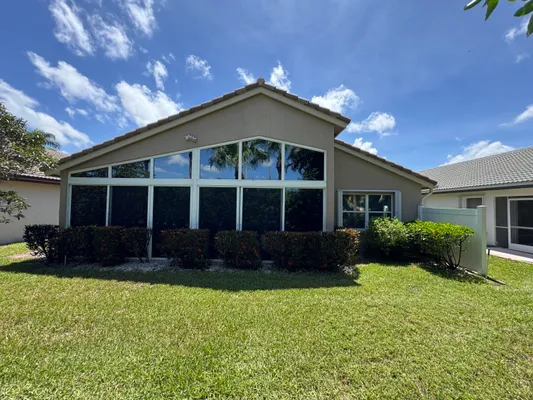 Property Slideshow image 2 of 23 | 6693 sun river rd, Boynton Beach, FL, 33437