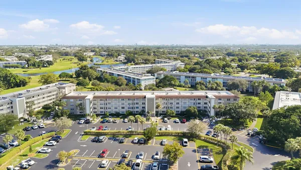 Property Slideshow image 2 of 24 | 2901 victoria cir b2, Coconut Creek, FL, 33066