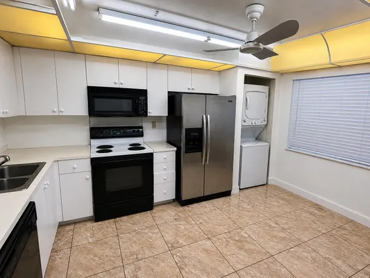 Property Slideshow image 2 of 11 | 1000 colony point cir 315, Pembroke Pines, FL, 33026
