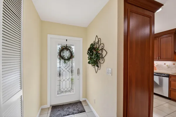 Property Slideshow image 3 of 47 | 300 cape cod cir, Lake Worth, FL, 33467