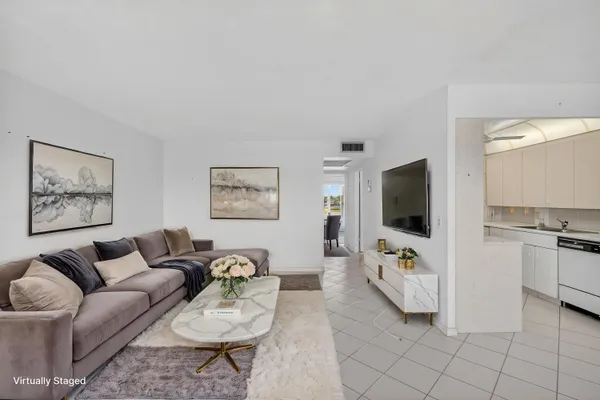 Property Slideshow image 3 of 101 | 4059 guildford d d, Boca Raton, FL, 33434