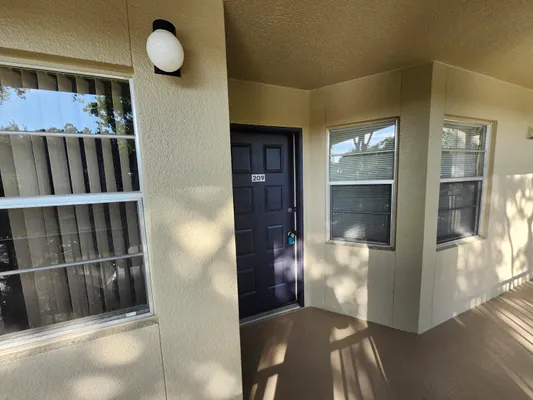 Property Slideshow image 2 of 27 | 1100 sw 128th ter 209 u, Pembroke Pines, FL, 33027