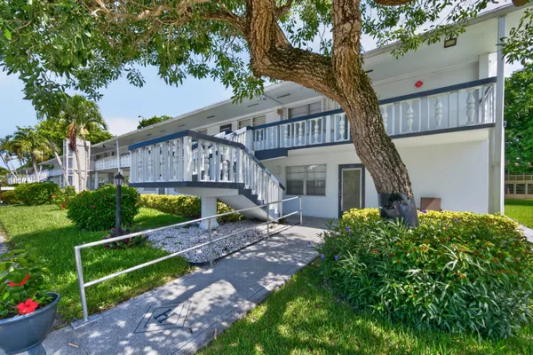Property Slideshow image 3 of 28 | 176 upminster h 176, Deerfield Beach, FL, 33442