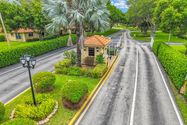 Property Slideshow image 3 of 21 | 4450 nutmeg tree ln a, Boynton Beach, FL, 33436