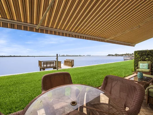 Property Slideshow image 3 of 18 | 52 yacht club dr 103, North Palm Beach, FL, 33408
