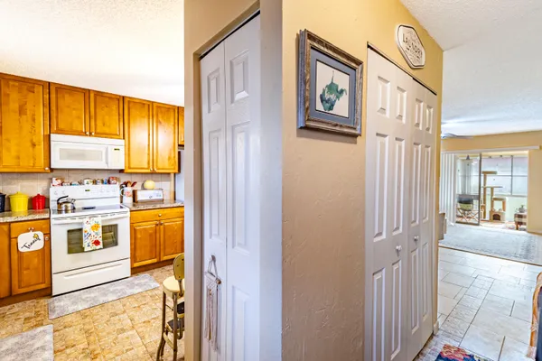 Property Slideshow image 2 of 25 | 849 salem ln, Lake Worth, FL, 33467