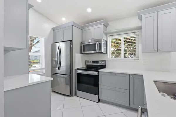 Property Slideshow image 2 of 25 | 8621 jasmine way, Boca Raton, FL, 33496
