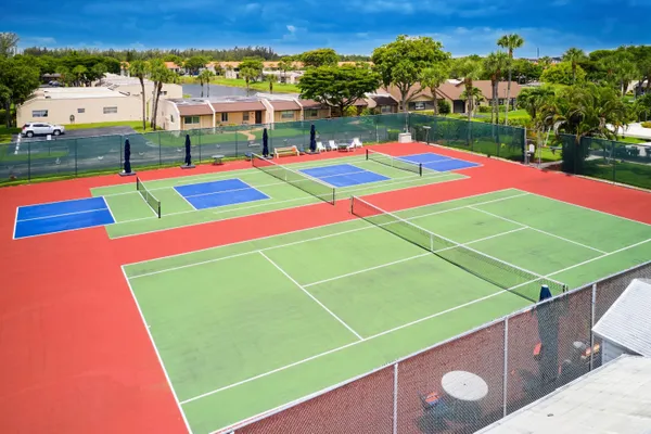 Property Slideshow image 3 of 45 | 175 lake susan ln, West Palm Beach, FL, 33411