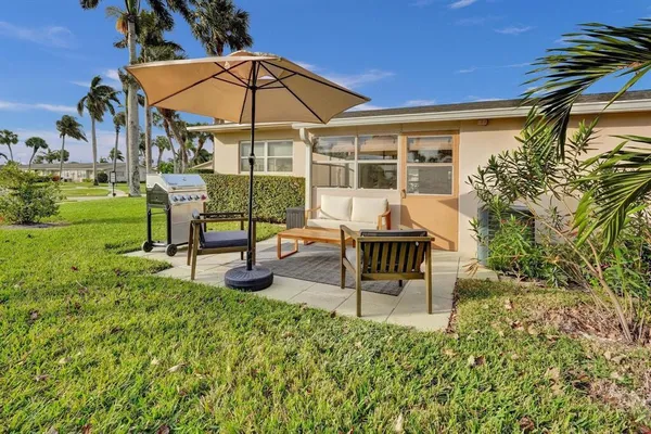 Property Slideshow image 2 of 58 | 2592 e dudley dr dr a, West Palm Beach, FL, 33415