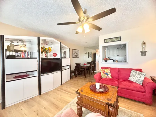 Property Slideshow image 2 of 60 | 4010 harwood c 4010, Deerfield Beach, FL, 33442