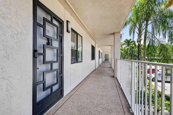 Property Slideshow image 2 of 90 | 6093 pointe regal cir 206, Delray Beach, FL, 33484