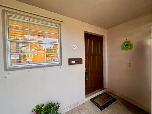 Property Slideshow image 2 of 21 | 1252 club dr d, Delray Beach, FL, 33445