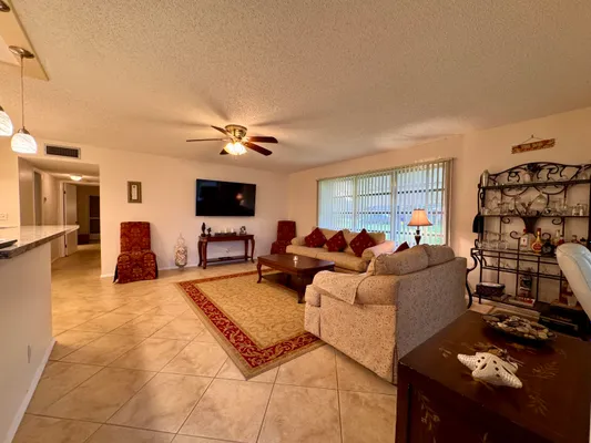 Property Slideshow image 3 of 21 | 1252 club dr d, Delray Beach, FL, 33445