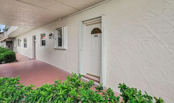Property Slideshow image 3 of 45 | 12013 greenway cir 106, Royal Palm Beach, FL, 33411