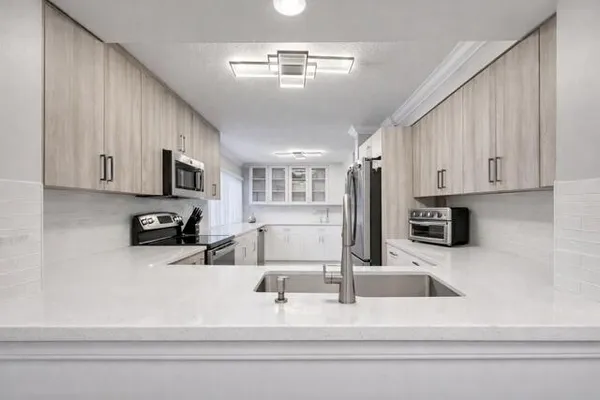 Property Slideshow image 2 of 79 | 11262 green lake dr 204, Boynton Beach, FL, 33437