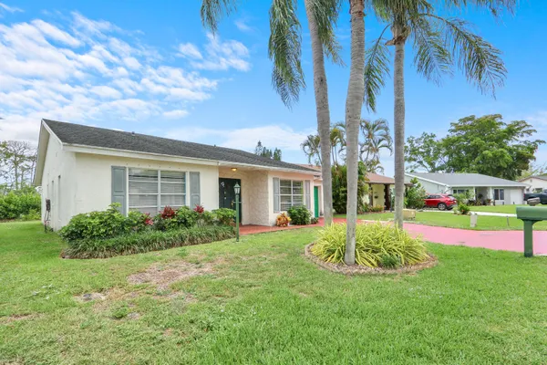 Property Slideshow image 2 of 31 | 7156 pine bluff dr, Lake Worth, FL, 33467