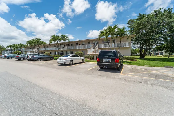 Property Slideshow image 3 of 26 | 170 kent j j, West Palm Beach, FL, 33417