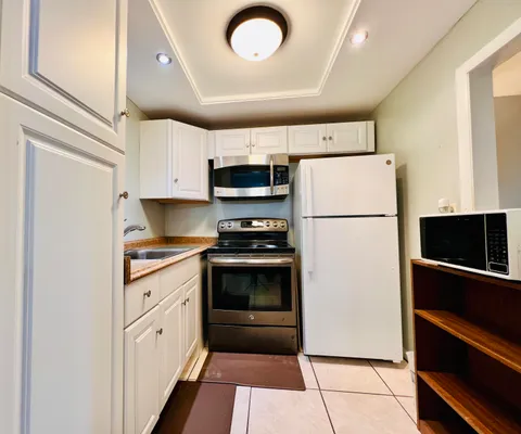 Property Slideshow image 2 of 16 | 330 southampton b b, West Palm Beach, FL, 33417