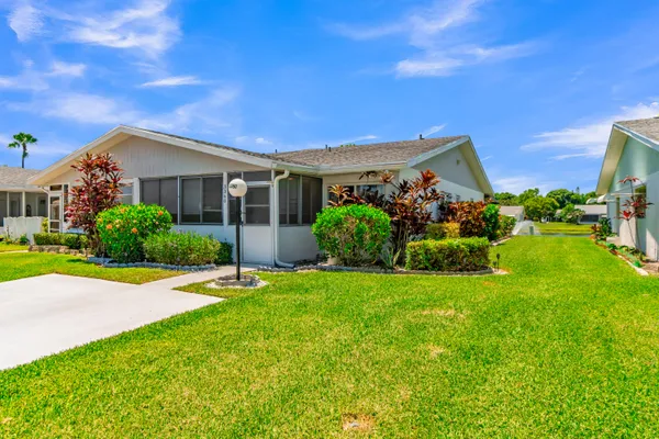 Property Slideshow image 3 of 47 | 3360 rossi ct, West Palm Beach, FL, 33417