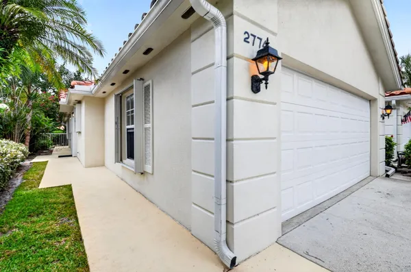 Property Slideshow image 3 of 98 | 2774 livingston ln, West Palm Beach, FL, 33411