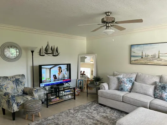 Property Slideshow image 3 of 25 | 84 saxony, Delray Beach, FL, 33446