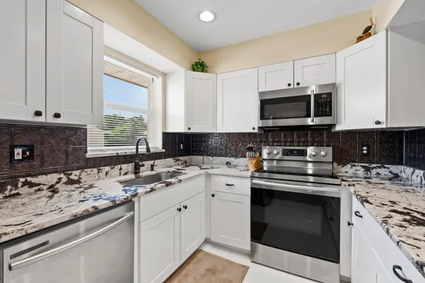Property Slideshow image 2 of 30 | 2950 se ocean blvd 119-6, Stuart, FL, 34996