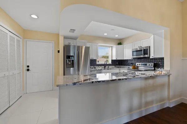 Property Slideshow image 3 of 30 | 2950 se ocean blvd 119-6, Stuart, FL, 34996