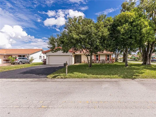 Property Slideshow image 2 of 63 | 7000 nw 107th ave, Tamarac, FL, 33321