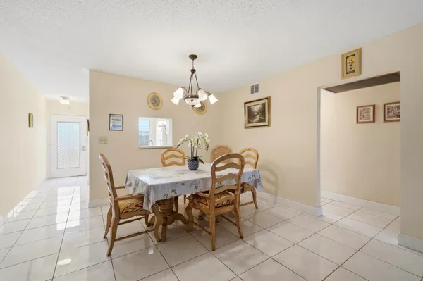 Property Slideshow image 3 of 32 | 3201 portofino pt e3, Coconut Creek, FL, 33066